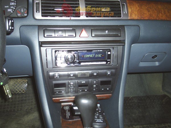 Установка автомагнитолы Alpine Alpine CDA-9853R Audi A6