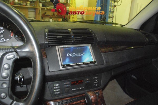 Установка магнитолы Prology MDN-2740T BMW X5
