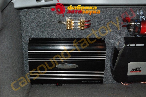 установка усилителя EOS AE-300F EOS AE-300F BMW 5 series
