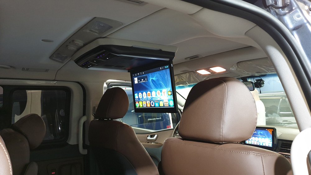 Установка потолочного монитора в Hyundai Starex