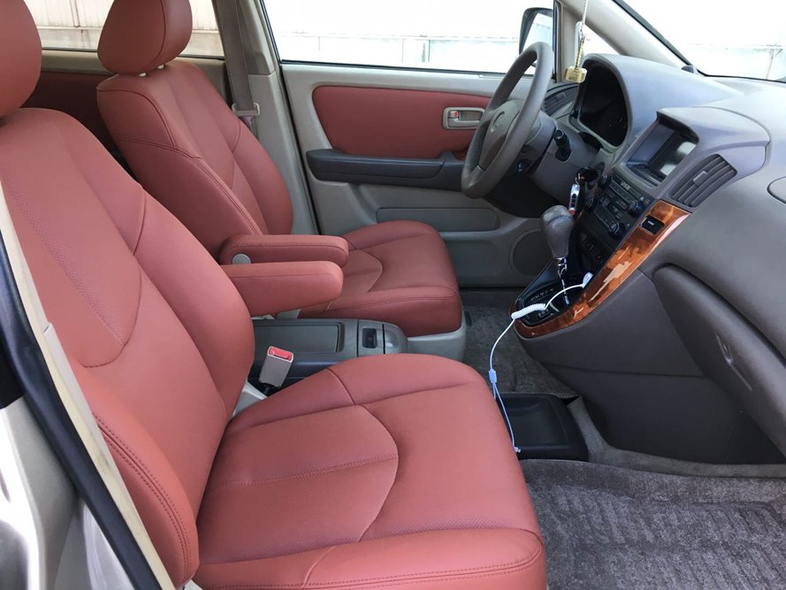 Перетяжка сидений автомобиля Lexus RX