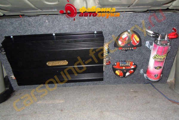 Установка усилителя DLS CA650 BMW 5 series