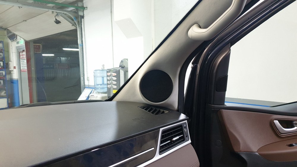 Установка СЧ динамика через подиум в Hyundai Starex