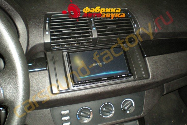установка 2din магнитолы SONY SONY XAV-E70BT BMW X5