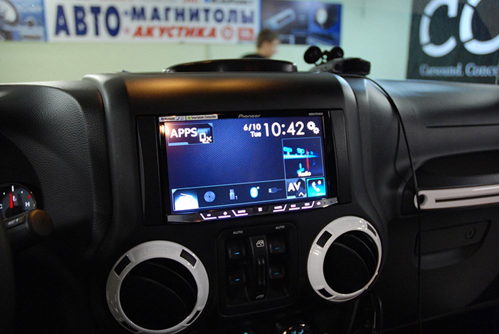 Установка автомагнитолы в Jeep Wrangler