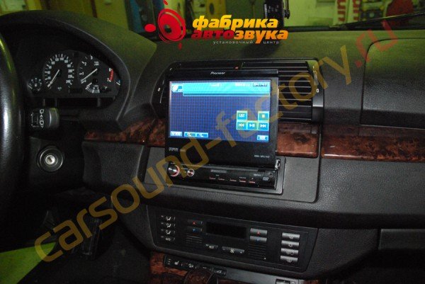 установка автомагнитолы Pioneer AVH-P5000DVD Pioneer AVH-P5000DVD BMW X5