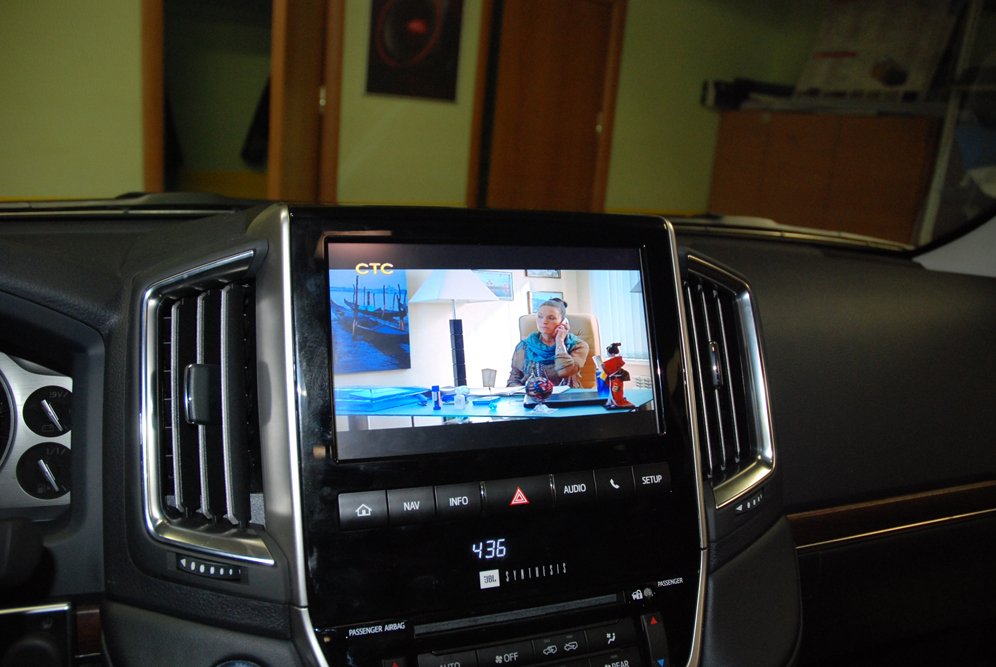 Установка цифрового тв тюнера в Land Cruiser 200