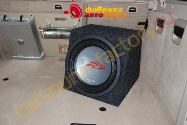 Установка сабвуфера Alpine SWR-1242D BMW X5
