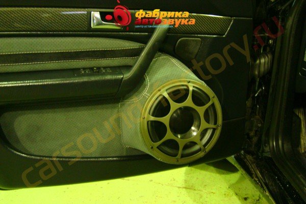 подиум под акустику Morel Elate 902 Audi 100