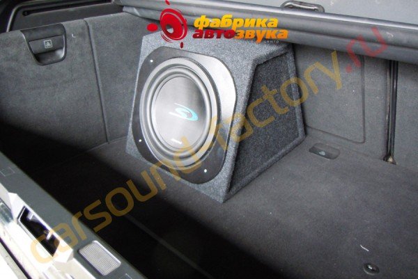 установка сабвуфера Alpine SWS-1243D BMW X5