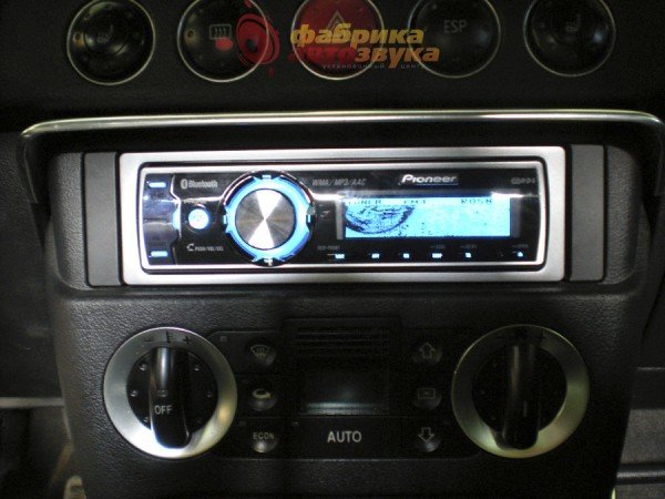 Установка магнитолы Pioneer Pioneer DEH-P85BT Audi TT