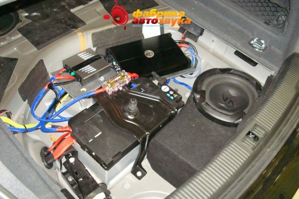 установка усилителей и сабвуфера DLS, Lightning Audio Audi A6 2015