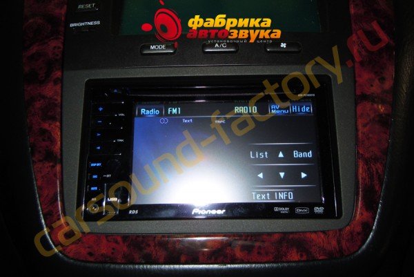 Установка магнитолы Pioneer AVH-P3200BT Acura MDX