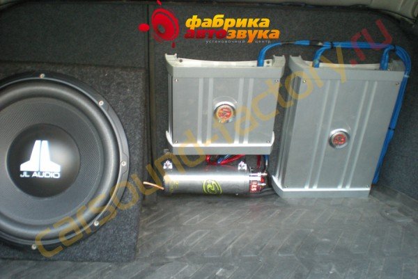 установка усилителя DLS MA41 DLS MA41 Audi A4