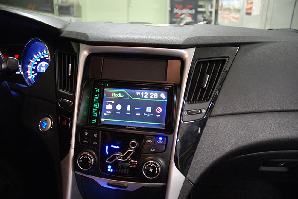 Установка автомагнитолы в Hyundai Sonata