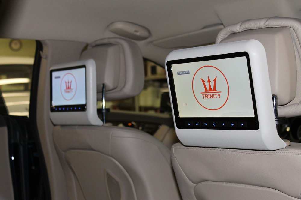 Установка навесных мониторов в Mercedes E class