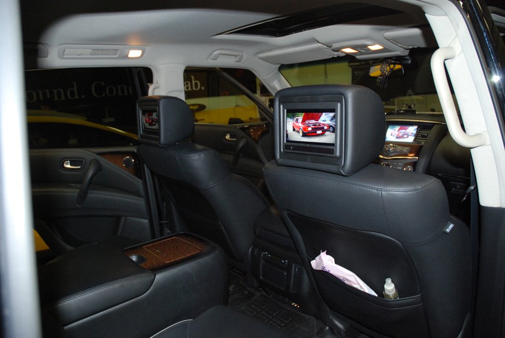 Установка цифрового тв тюнера на подголовники в Infiniti QX 80