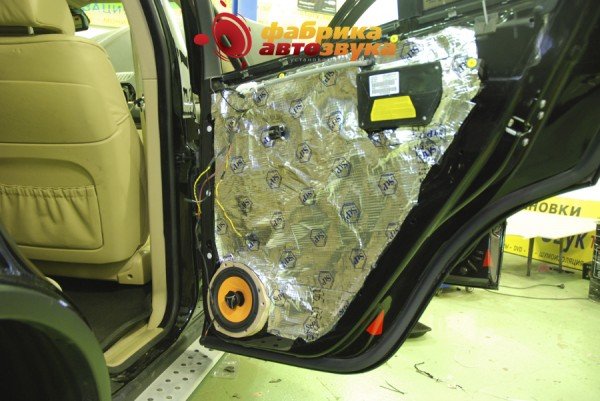 Установка акустики Hertz Hertz ECX 165 BMW X5