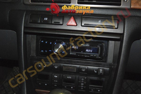 Установка магнитолы Pioneer DEH-P7100BT Audi A6