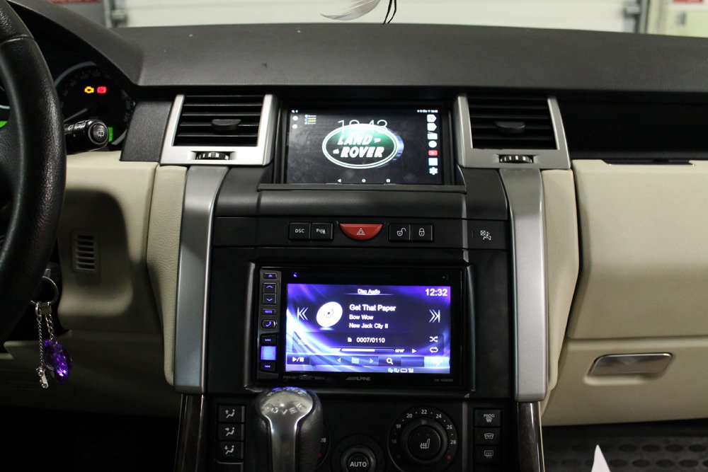 Установка головного устройства в Range Rover Sport