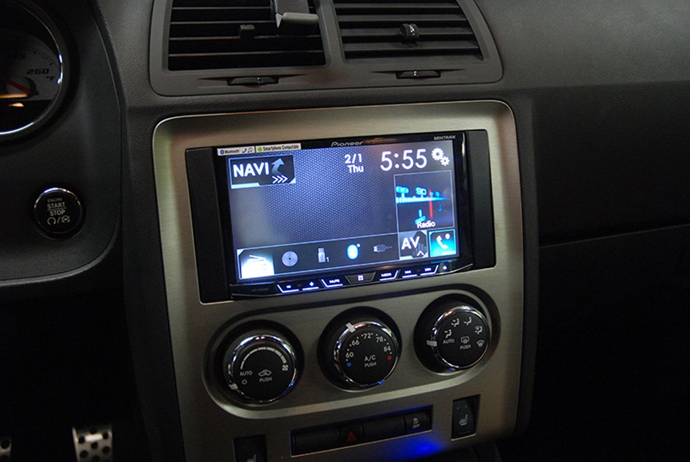 Установка автомагнитолы 2din в Dodge Challenger