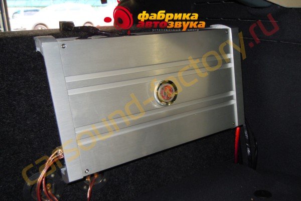 Установка 4х канального усилителя DLS DLS MA41 Audi A6