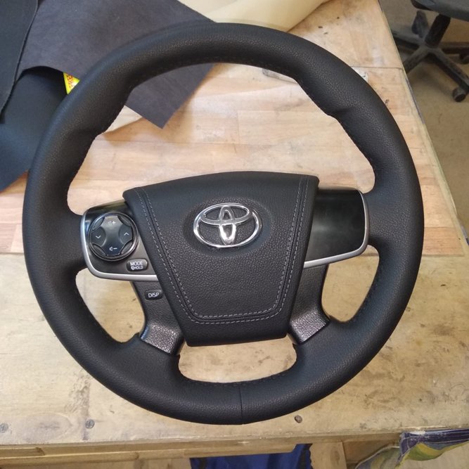 Перетяжка руля автомобиля Toyota Land Cruiser