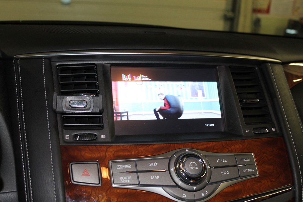 Цифровое телевидение в автомобиль Infiniti QX 80