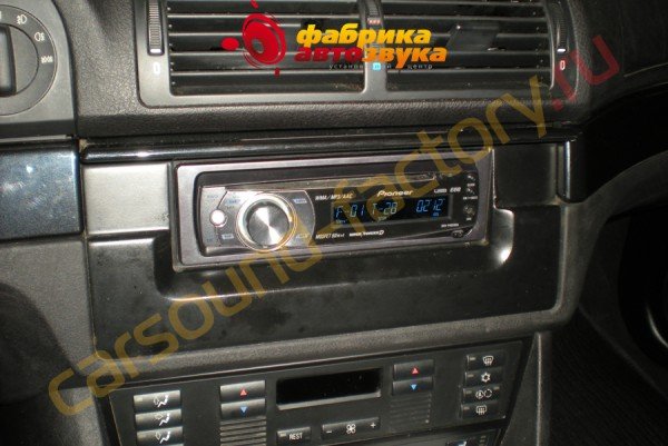 установка магнитолы Pioneer DEH-P4050UB Pioneer DEH-P4050UB BMW 5 series