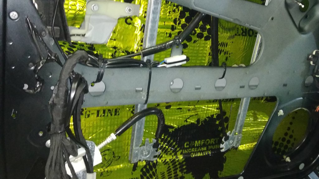 Первый слой передней двери Mercedes G-класс W463
